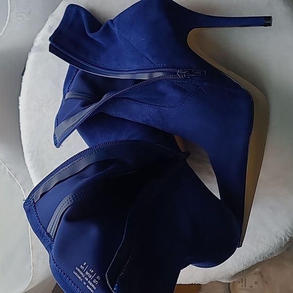 Aldo Women's Suede Boots with Protective Spray. - Picture 4 of 8